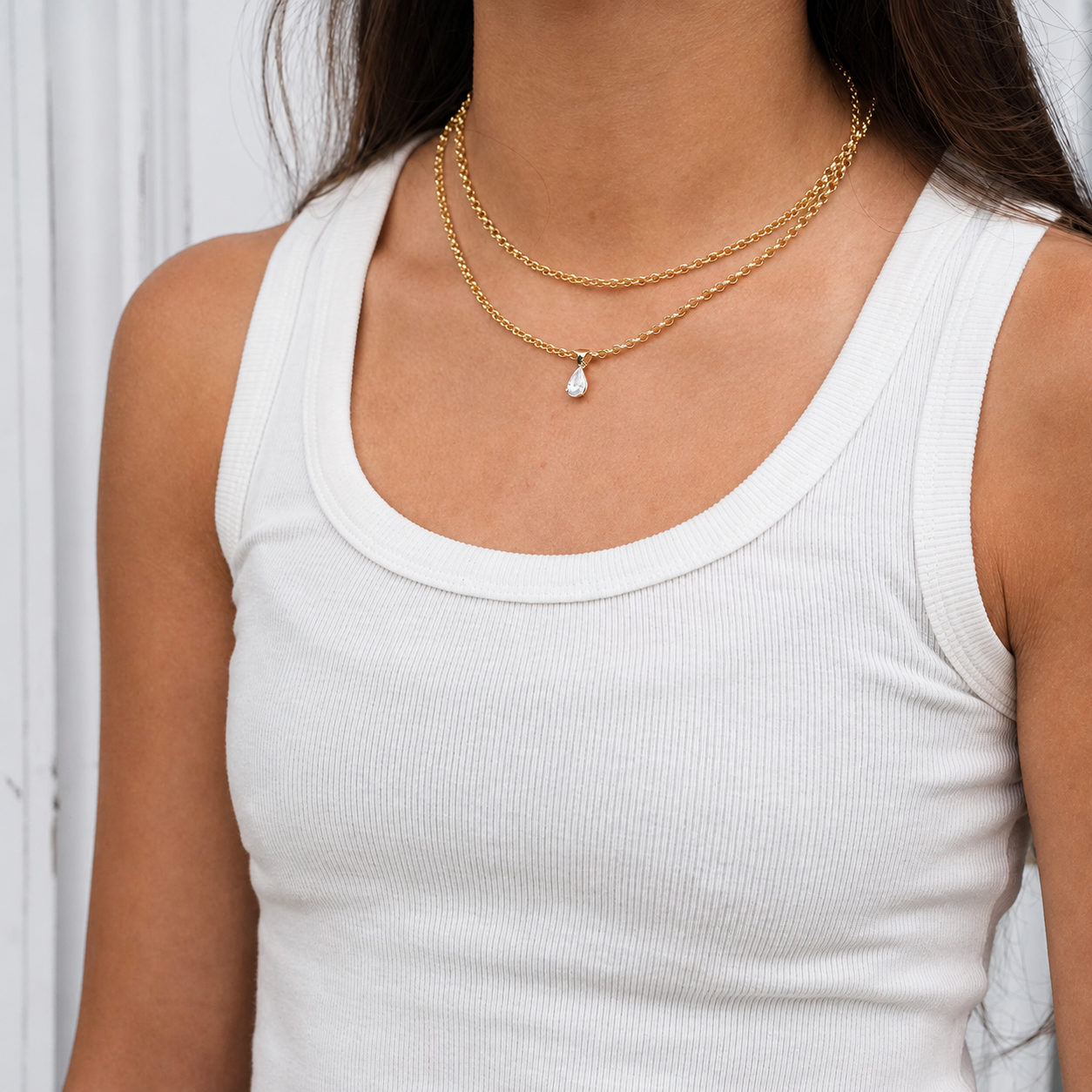 ALIX PEAR PENDANT NECKLACE