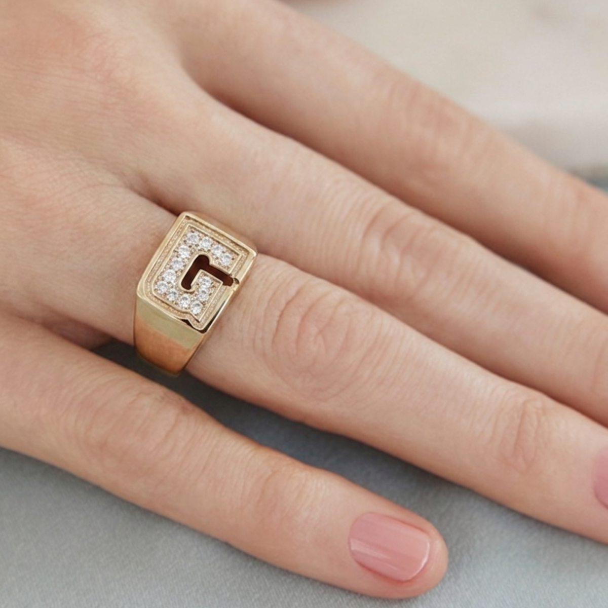 GLORIA "G" PINKY RING